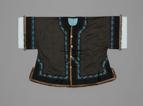 虾青色锦地三元花纹暗花缎镶貂皮边对襟夹马褂