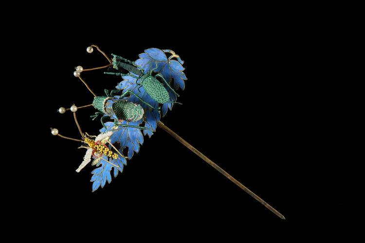 点翠镶料珠虫叶纹头花