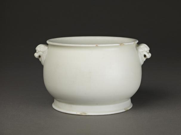 德化窑白釉双耳炉