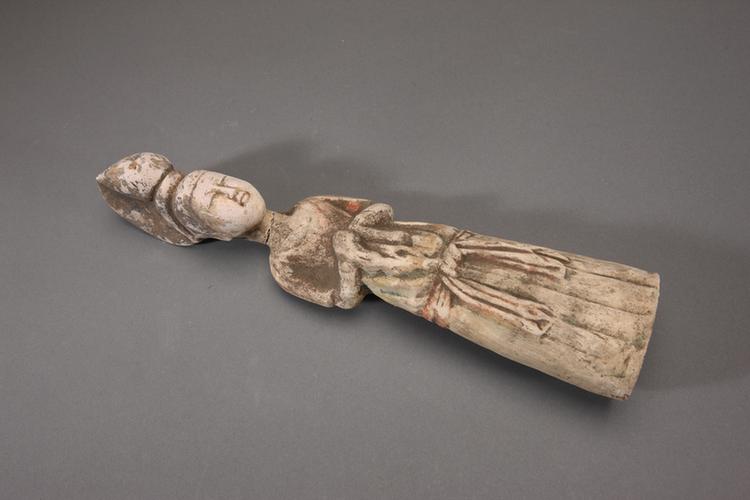 陶画彩拱手女立俑