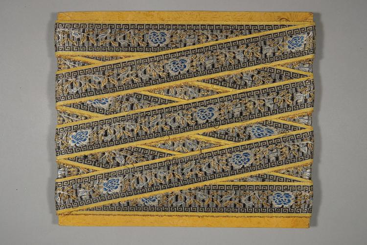 水墨花锦纱地织金三蓝牡丹纹绦