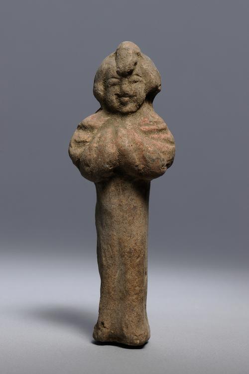 陶拱手女立俑