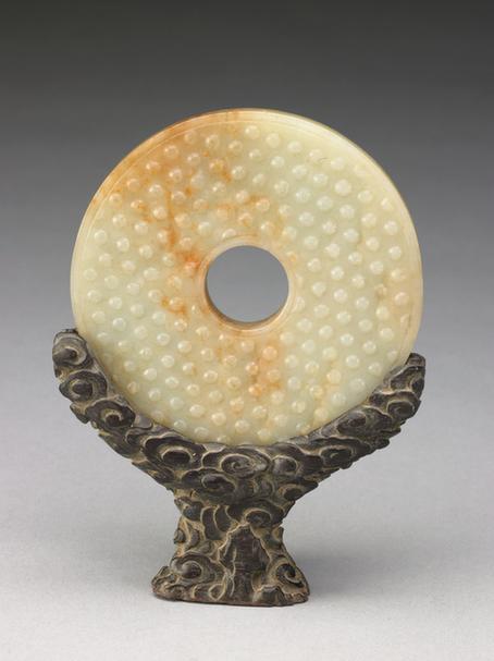 青玉双螭谷纹璧