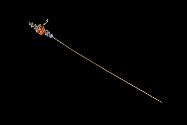 银镀金点翠嵌珊瑚挑杆