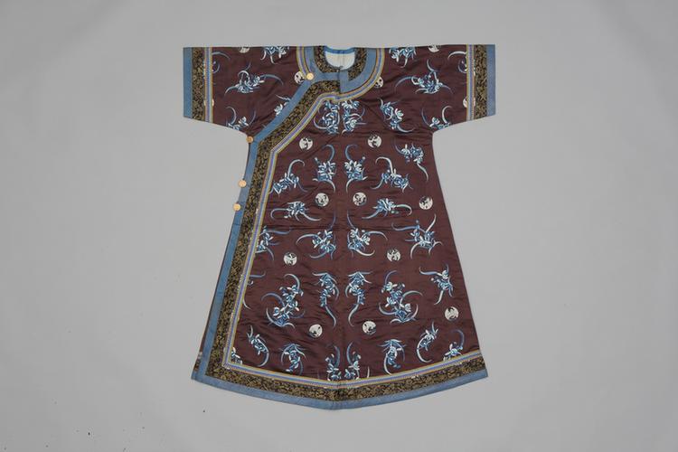 绛色缎绣三蓝团鹤丛兰纹夹衬衣