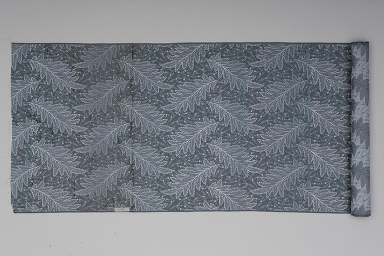 虾青色大洋花纹缎