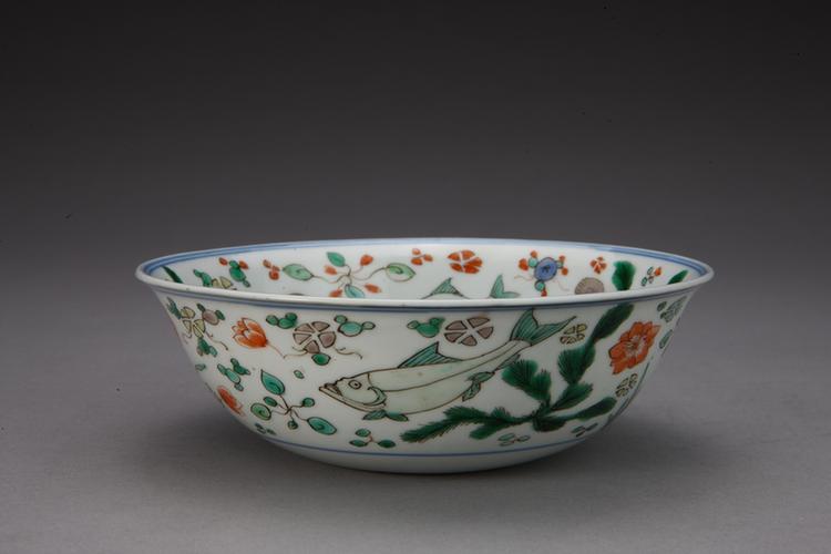 嘉靖款五彩鱼藻图碗