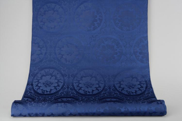 蓝色蔓草团牡丹纹暗花缎