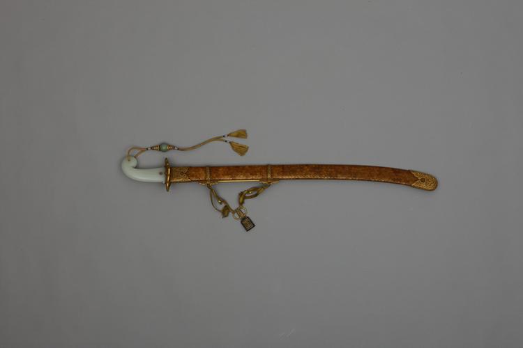 玉柄金桃皮鞘飞蛇腰刀