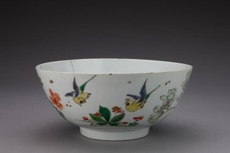 美玉于斯款五彩锦鸡牡丹图碗