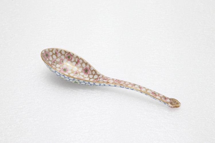 咸丰款粉彩冰梅纹匙