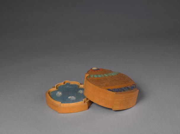 文竹嵌石瓶式盒