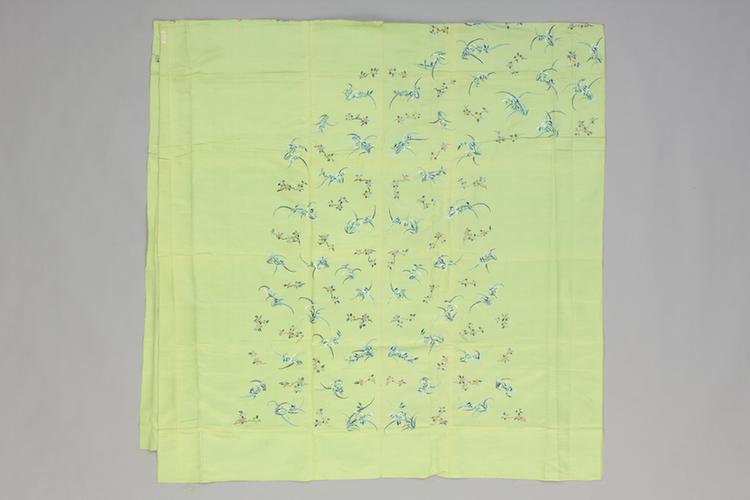 绿色绸绣兰桂纹袍料