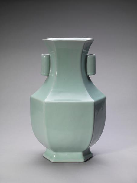 雍正款仿官釉贯耳六方壶