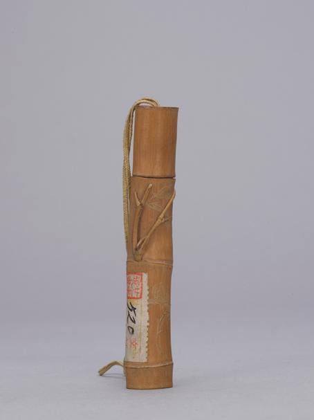 留青竹雕兰竹纹牙签筒