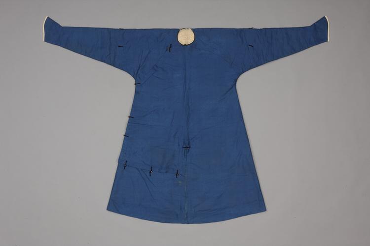 蓝色团龙纹暗花江绸羊皮行服袍