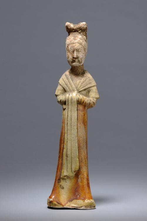 三彩拱手女立俑