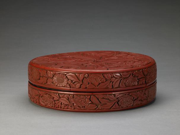 宣德款剔红玉簪花纹圆盒