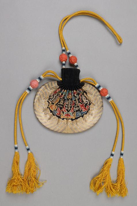 石青色缎平金锁绣万寿无疆纹腰圆荷包