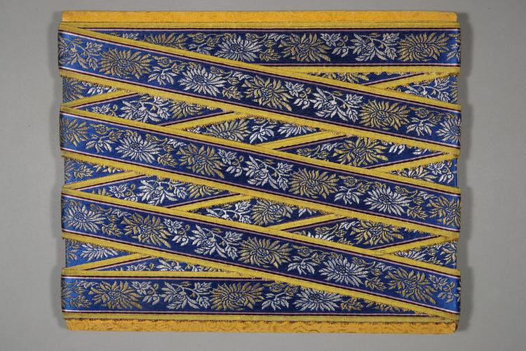 品蓝缎色九花纹妆花缎绦