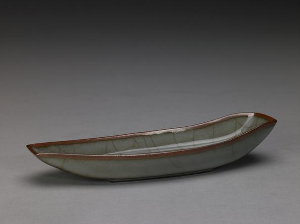 仿官釉茶船