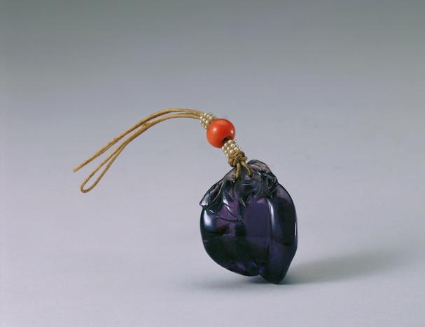 紫色玻璃桃式坠