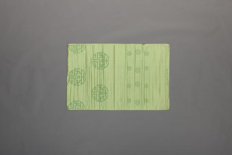 豆绿色大团寿字纹江绸