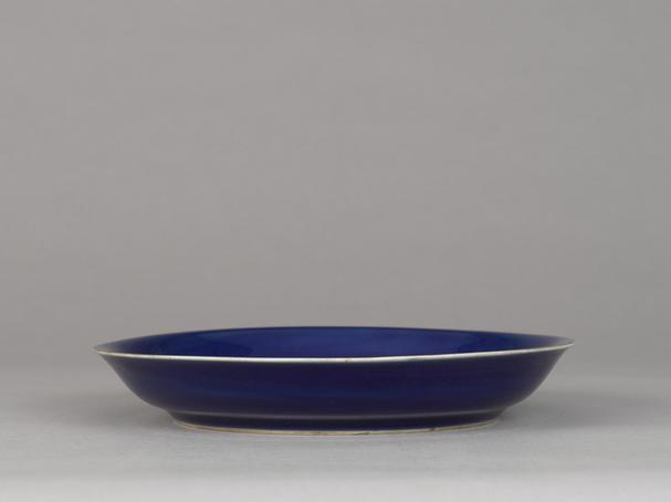 成化款祭蓝釉盘