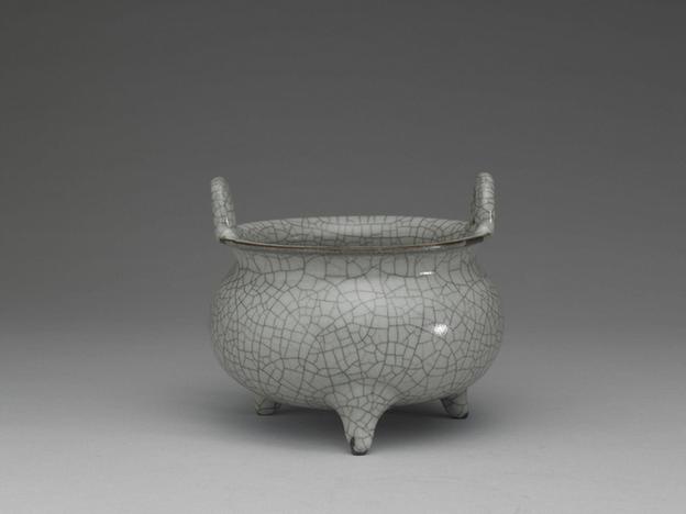 灰青系耳三足炉