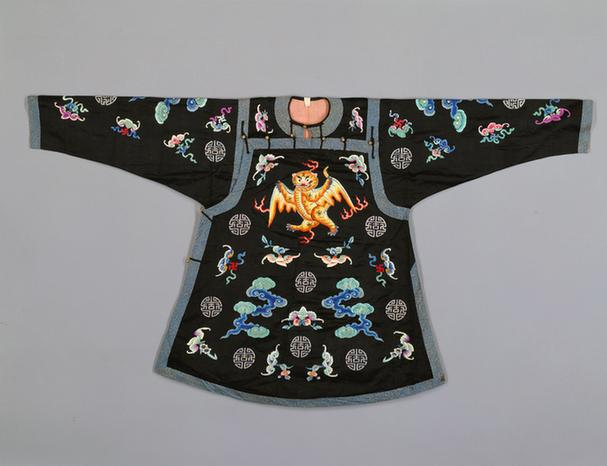 青色缎绣飞虎银团寿字纹快衣