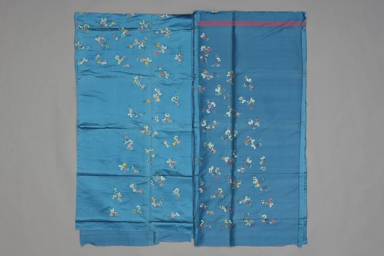 湖色缎绣子孙万代纹袍料