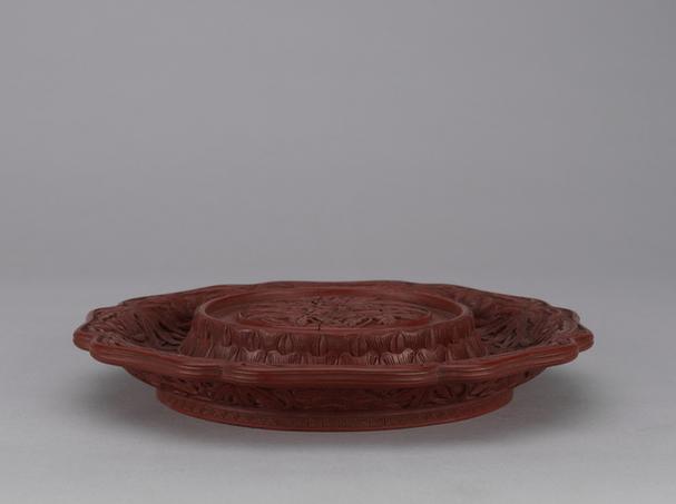 剔红秋葵纹葵瓣式盏托