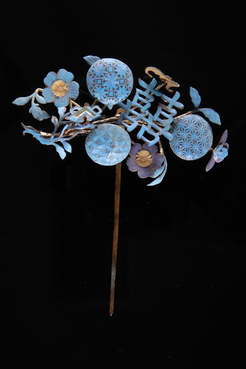 点翠花卉鸟蝶纹头花