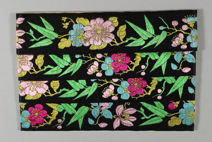 元青色缎地织金枝梅竹纹绦