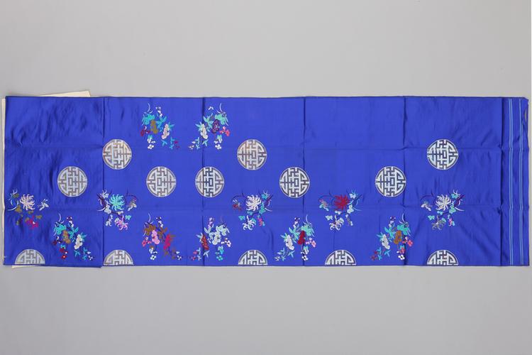 宝蓝色海棠菊蝶团寿字纹妆花缎袍料