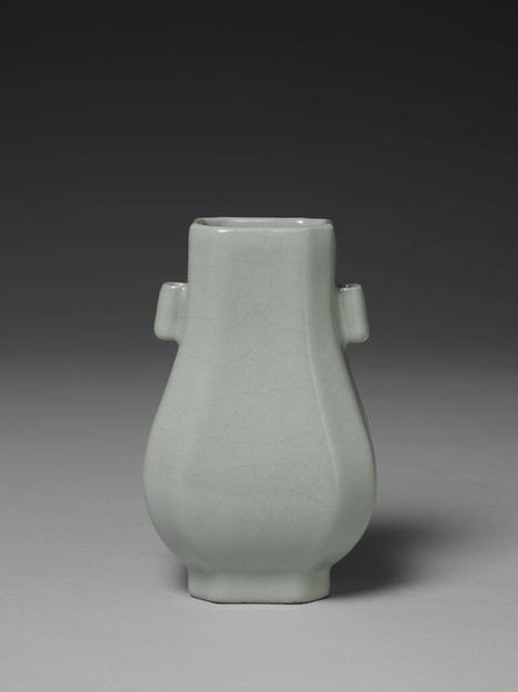 乾隆 仿官青瓷贯耳壶