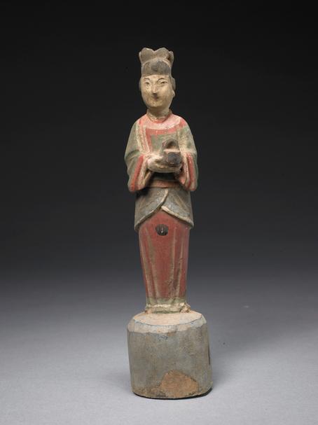 木雕彩绘女立像