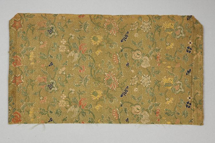 香色地曲水三多纹锦