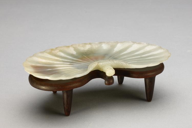 痕都斯坦青玉叶式盘