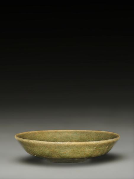 龙泉窑青釉划花小盘