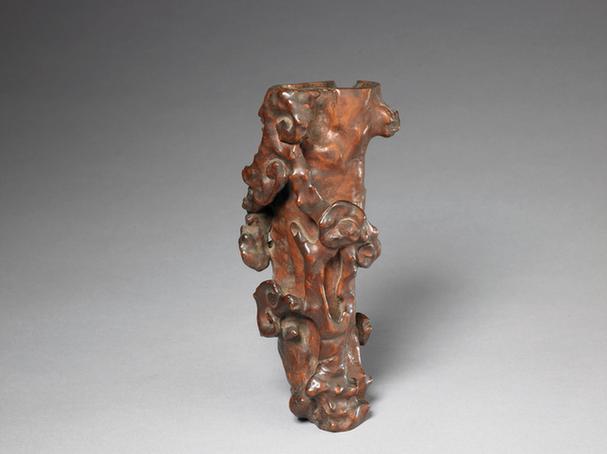 葆苍款桦木雕花插