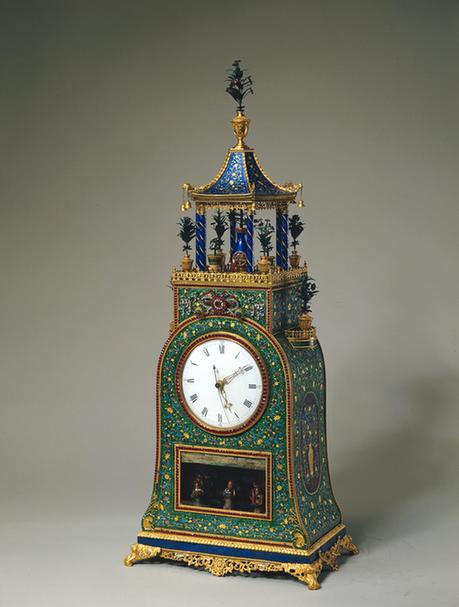 铜镀金嵌珐琅转花亭式卷帘白猿献寿钟