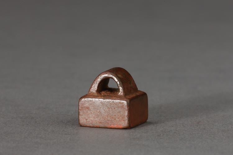 “女赏”瓦钮铜印