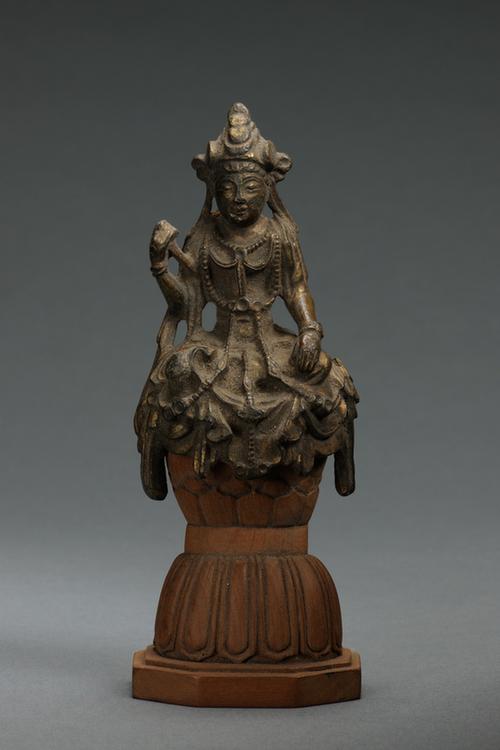 铜鎏金菩萨坐像