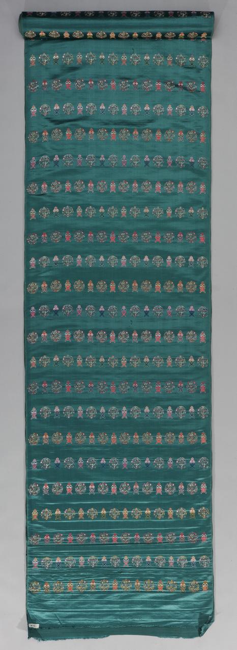 茶绿色五彩寸蟒缎