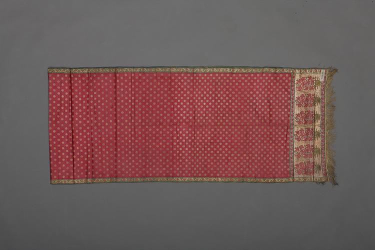 紫红色地球纹回回锦