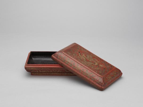 永乐款填漆云龙纹长方盒