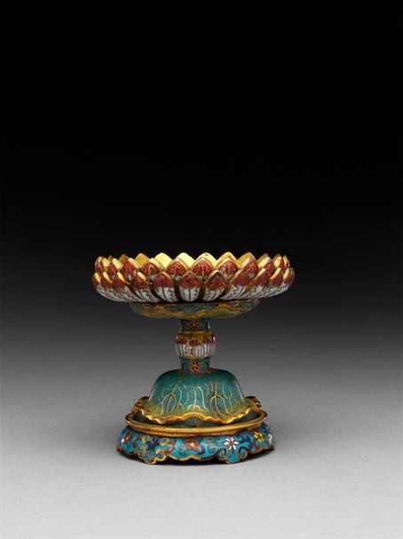 乾隆款掐丝珐琅莲瓣纹高足供盘