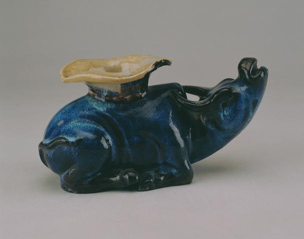 石湾窑牛式花插