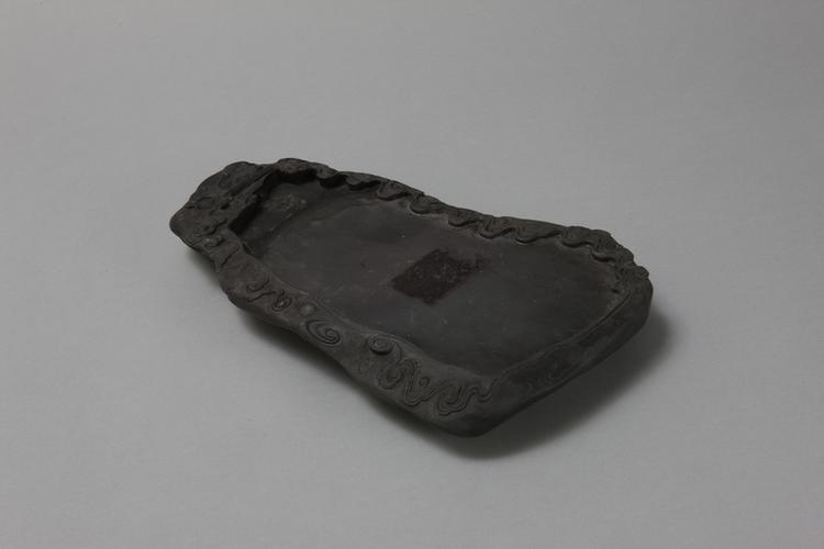 端石雕云蝠随形砚